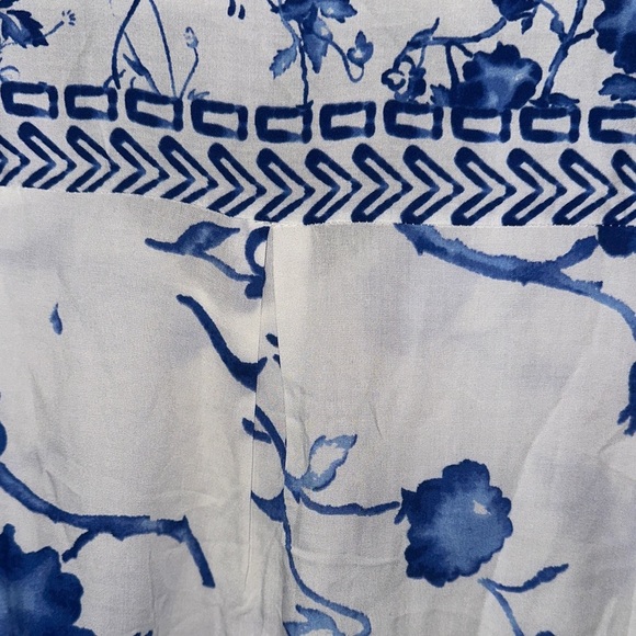 Francesca's Blue Floral Tank Top - Picture 6 of 8